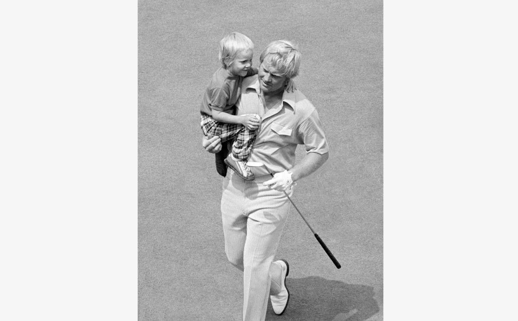 Jack holding Gary Nicklaus at the 1973 PGA Championship